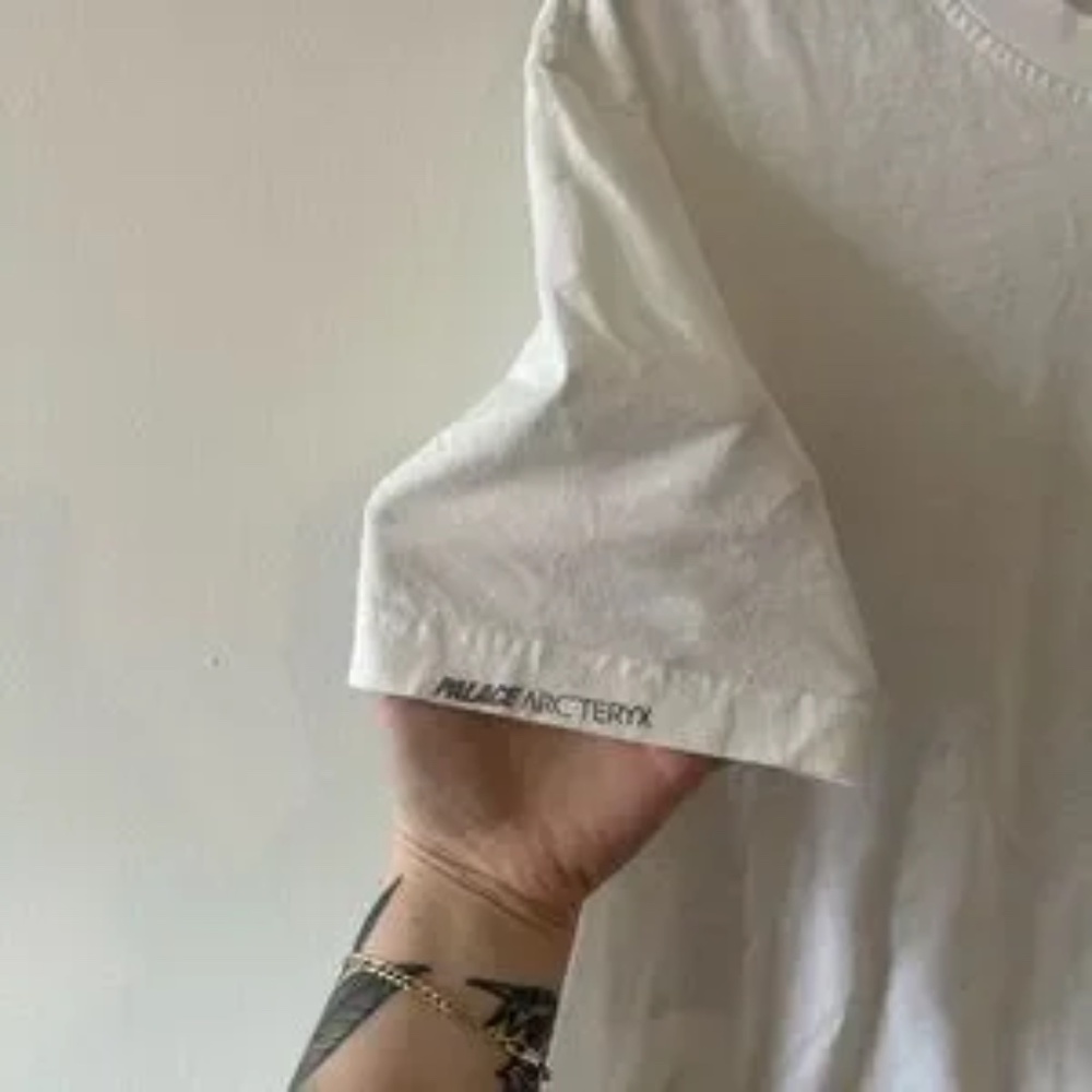 Palace Arc’teryx Tee Shirt White Grey Men’s L Tri Logo - Picture 3 of 5